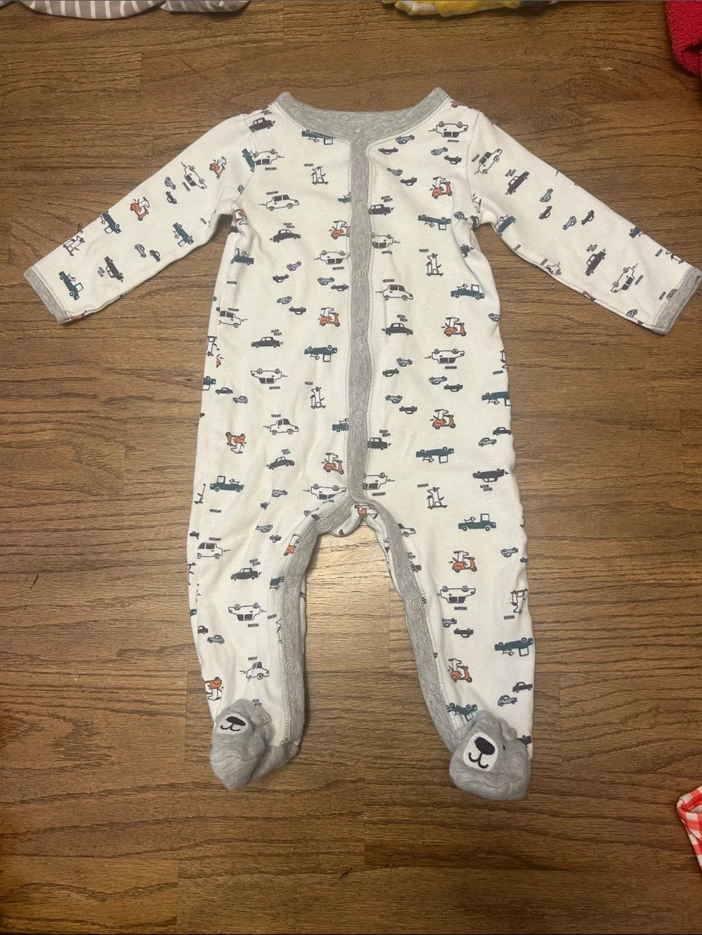 Carter’s Footie Pajamas with Car Print - White & Gray Size 9 Months